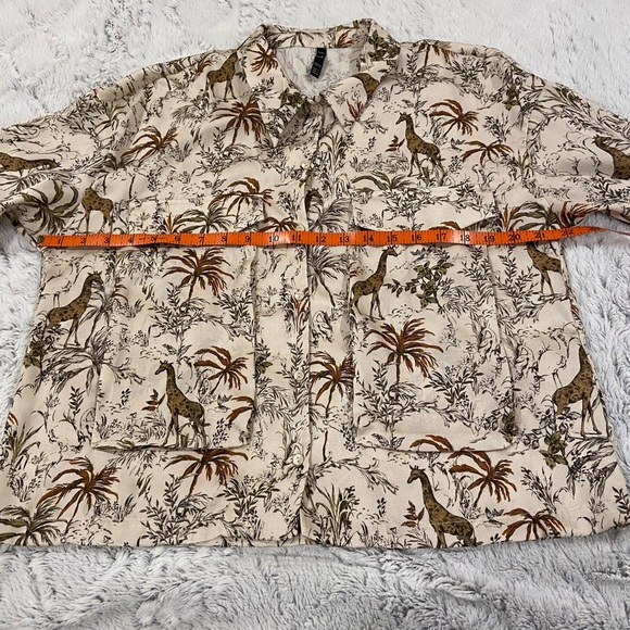 Zara TRF Collection - Giraffes Print Button down Blouse Size L - Picture 11 of 14